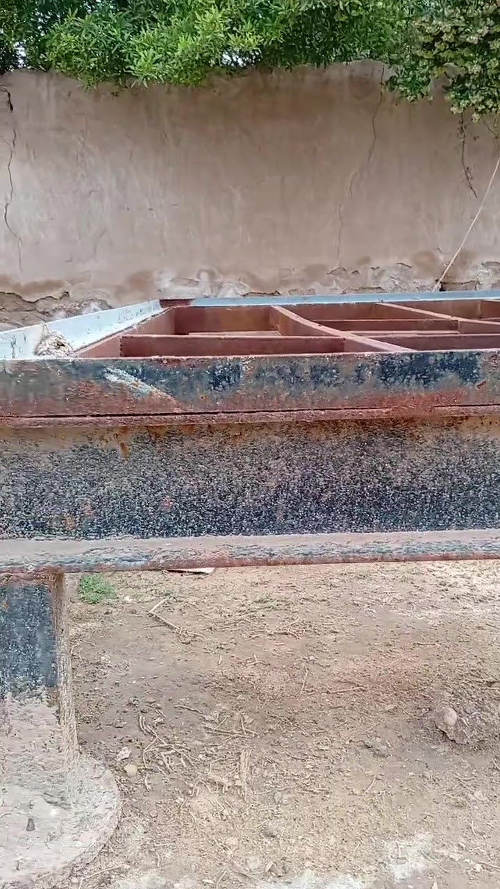 كرفان سندويج طول 12 متر وعرض 4للبيع سعره مليون ونص عنواني فلوجه للاتصال ***********
