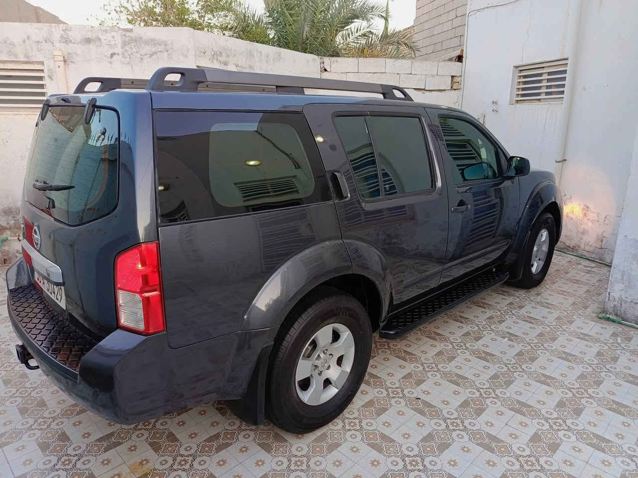 السلام عليكم للبيع فقط نيسان بافندر 2010   مكينه وكير مكفولات 6 سلندر  السياره ما بيه كل نقص تبريد ثلج داخل جديد سبعه راكب كامره خلفيه لسياره صدر أمامي وخلفي نضيف رقم بابل بسمي مكاني ديوانية السعر 110 وبيه مجال الا ستفسار على رقم ***********
