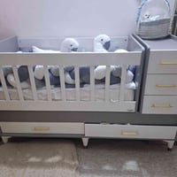 سرير طفل • ما مستخدم • مع دوشك