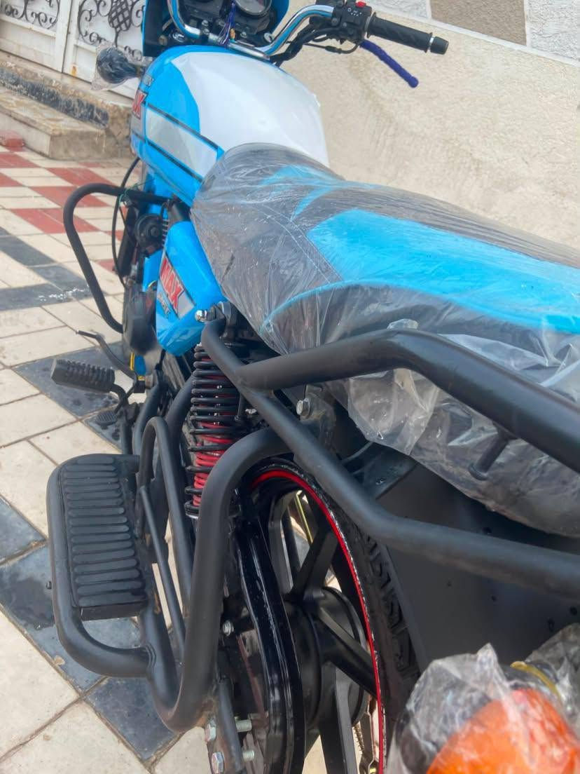 سلام عليكم دراجة دايون لبيع موديل 2023  بشهر 4 دراجة جديدة  بمعنا الكلمة  لتواصل ***********
