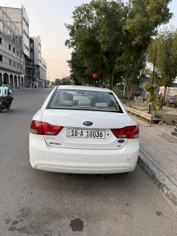 السلام عليكم 
اوبتيمه 2010للبيع 
مكفوله من ضربه وتبديل ماعده صبغ قطعتين 
فول موصفات ماعده الفتحه 
تبريدمكينه كير تخم تاير كله جديد 
تحكم ستيرن مري شفط 
مكان السياره السماوه 
***********
