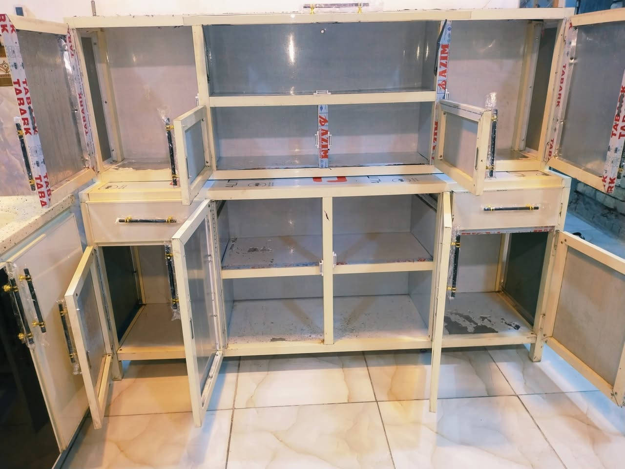 *********** بي وتساب
كاونتر 3 قطع اخو الجديد تفصال درجه الاولئ الشراي يتفضل خاص عنواني بغداد ومتوفر توصيل
