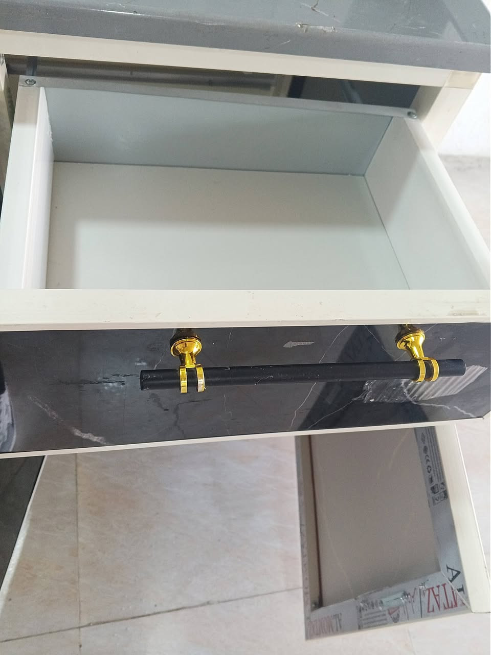 ئەم سنە بۆ فرۆشتنە بەکار نەهاتوە بۆ شوێنەکەمان  نەگونجەوە زۆر پاکە دروست کراوە هەر کەسێ ویستی پەیوەندی بکات بەم ژمارەیەوە ***********  نرخەکەشی 100هەزارە
