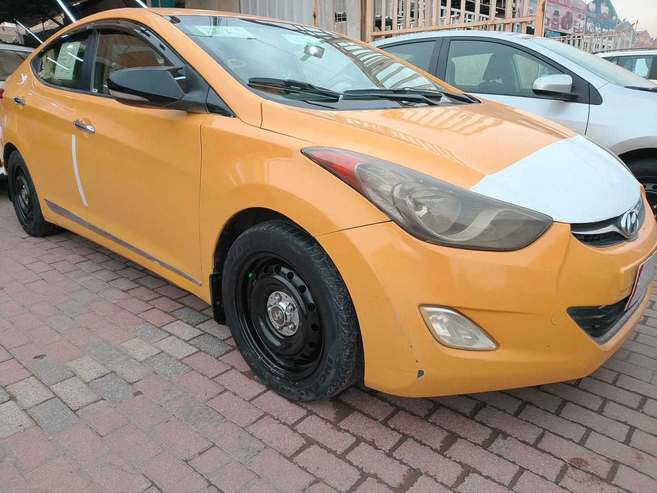 السلام عليكم 
النترا للبيع موديل 13 ورد مريكي الحادث جملغ بنيد فقط 
كير محرك تبريد مكينه كفاله عامه بلادي 
تخم تاير شواصي مكفولات 
دوخل نظيفه سياره حلو معنا الكمله بل عافيه 
رقم بغداد مشروع وطني بسمي تحويل ثاني 
محرك 1800 دوش
سعار سياره 90بي مجال شي بسيط 
العنوان بغداد بلديات نتصل وتدلل 
***********
