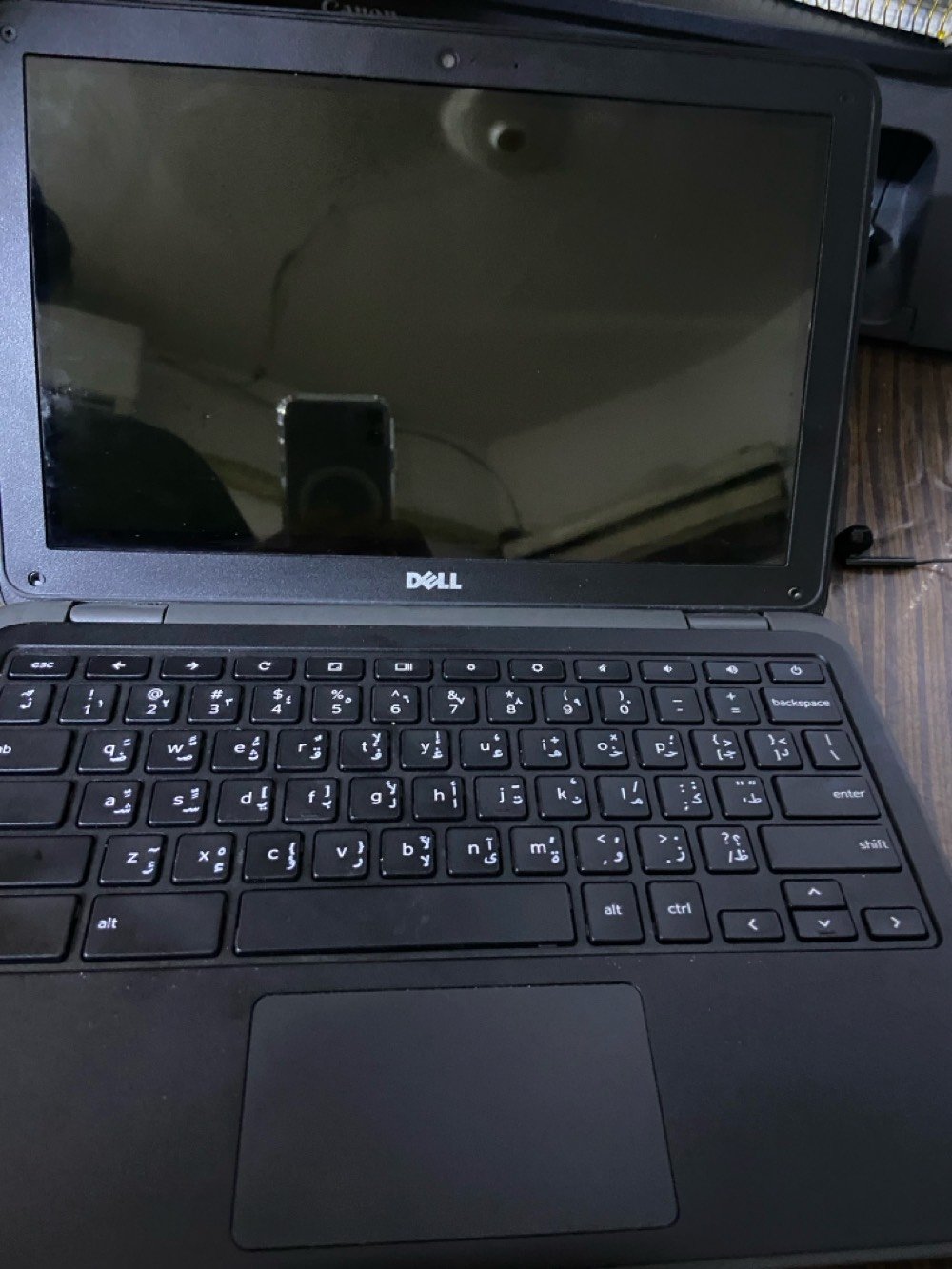 السلام عليكم ،المواصفات:

* الموديل: Dell Chromebook 11 3180

* المعالج: Intel Celeron N3060 — ثنائي النواة، يصل إلى 2.48 GHz

* الرام:  4GB LPDDR3

* التخزين: 32GB eMMC

* الشاشة: 11.6 إنچ، دقة 1366×768

* كرت الشاشة: Intel HD Graphics 500

* النظام: ChromeOS

* الكاميرا: 720p

* البطارية الأصلية: 42Wh، ثلاث خلايا

* الوزن: تقريباً 1.27 كغم

* Wi-Fi: 802.11ac
* Bluetooth: 4.0

* المنافذ: USB 3.1 عدد 2، HDMI، منفذ سماعة، microSD.

ملحقات: شاحنه اصليه مال جهاز 

السعر 75 وبي مجال 

رقمي : ***********

عنواني بغداد الامين
