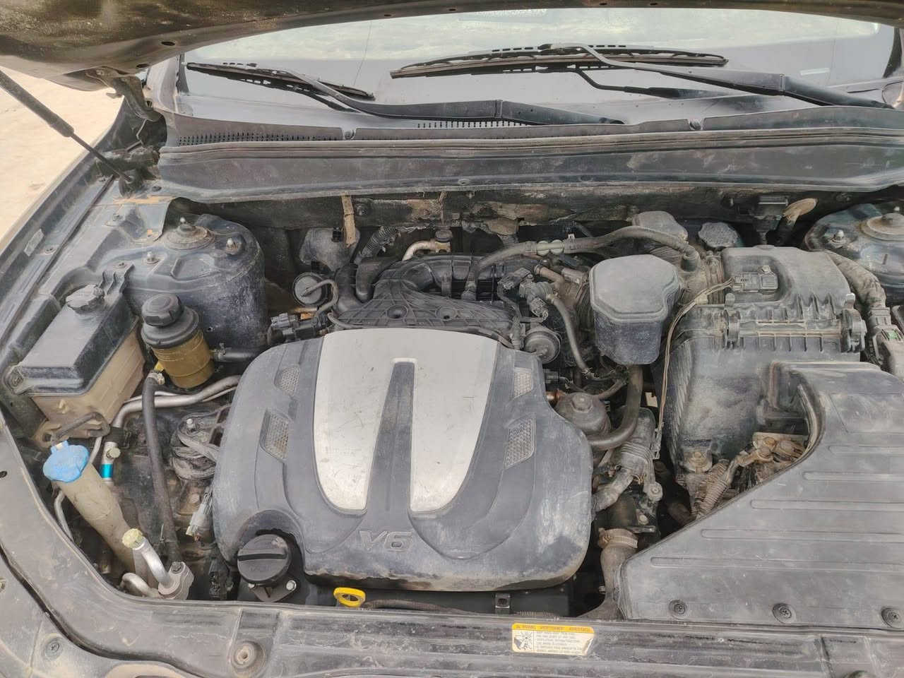 السلام عليكم.... عيدكم مبارك 
سنتافي 2010 رقم دولي ب اسمي 
ضررها جاملق وبوند مبدل اصلي+ قبق صندوق بي صبغ 
طخم تاير جديد + طخم امامي وخلفي جديد 
سيارة خير من الله 
للاستفسار على الرقم غير متواجد على الفيس 
***********
