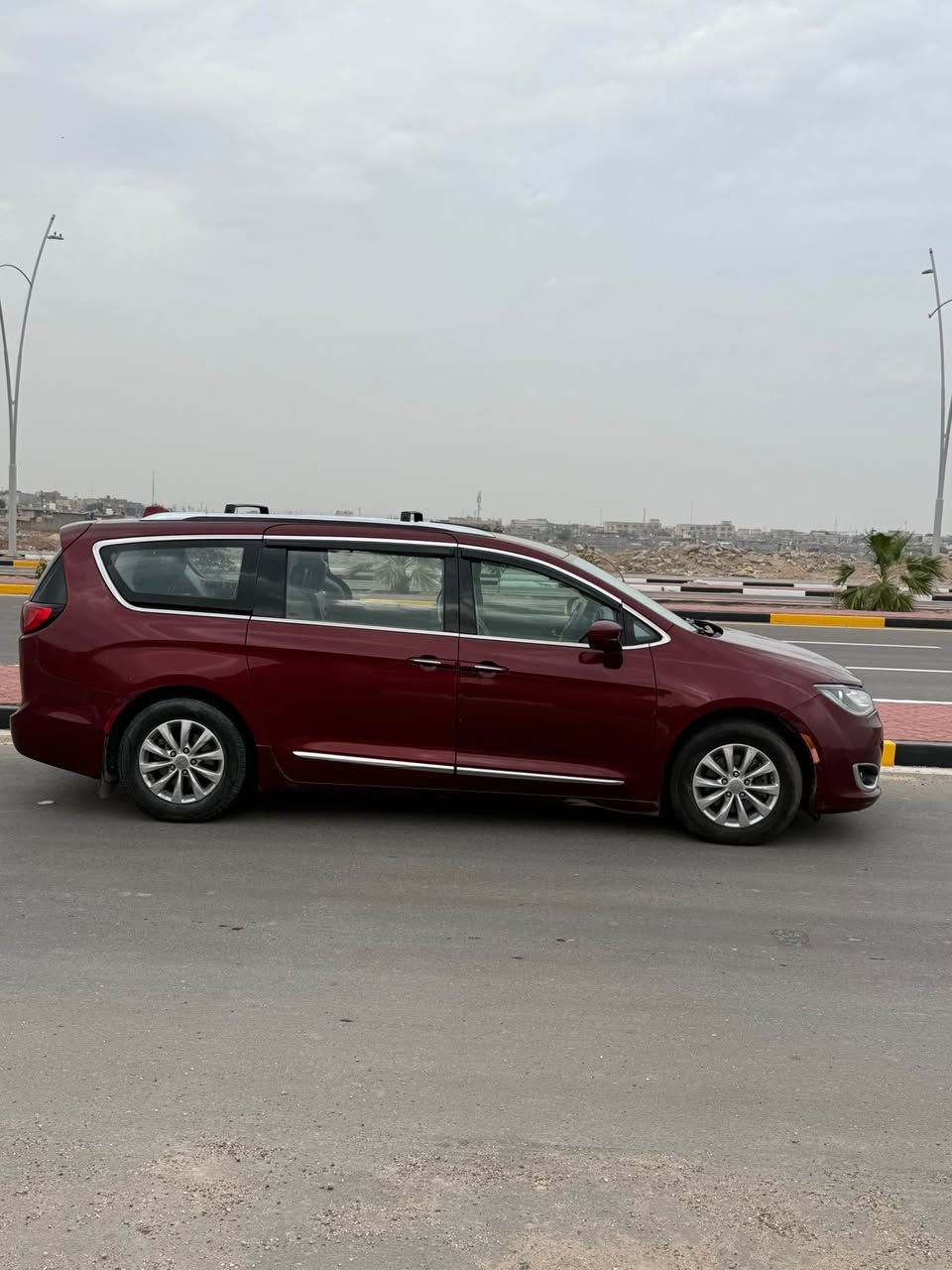كرايسلر باسفيكا 2018 CHRYSLER PACIFICA
رقم بغداد
ماشيه 71
فول مواصفات ماعدا الفتحه

1-بصمة تشغيل وابواب 5
2-هاند بريك بصمة كهربائي
3-محرك 6 سلندر 3600
4-تدفئة بالمقاعد
5-رادار امامي وجانبي
6-ابواب كهربائيه تحكم بالبصمه غلق وفتح وبصمه ابواب
7-صندوق كهربائي شفط بصمة
8-رادار امامي خلفي بريك ذاتي التوقف مانع تصادم
9-كشنات جلد vip منفصل 7 راكب
10- مانع انزلاق 
11-كشن خزن ميموري حركات 2
12-تنبيه الخروج عن المسار
13- تبريد مركزي 3 قطع منفصل
14-تشغيل عن بعد
15-كير ماوس 
16-مثبت سرعه
17-منافذ USB وغيرها متعدده
18-حاكيات متعدده
السياره ضربتها بسيطه وجاهزه من كلشي ومابيها نقص شغل واطلع 
السعر 200 وبيها مجال 
للاستفسار 
+964 771 749 1107
*********** البصرة, العراق
