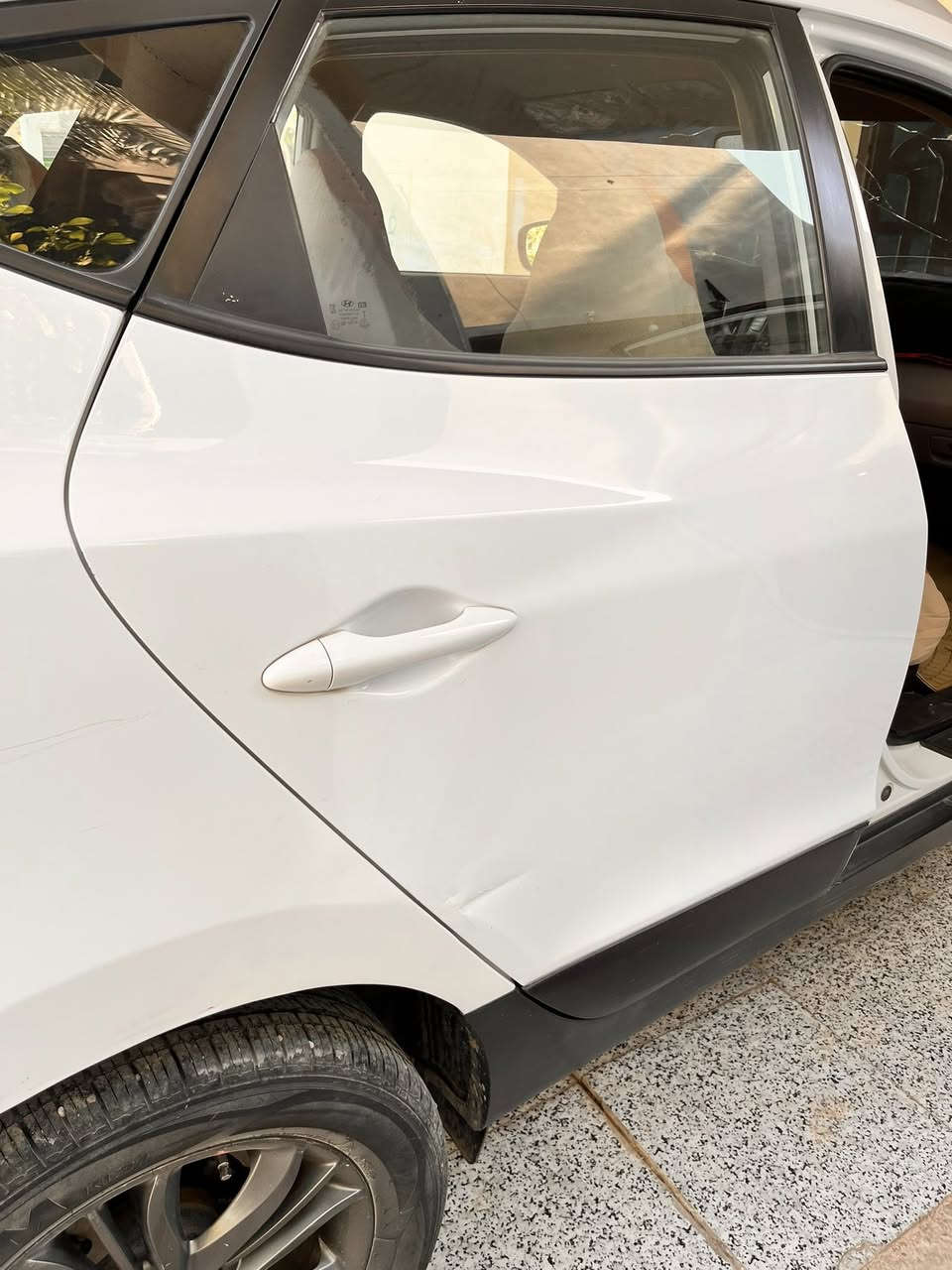 توسان ١٥ للبيع رقم بغداد بسمي مكاني بابل ملاحظات بسيطه جدا بدون حادث بدون تبديل السعر ١٥٢ م ***********
