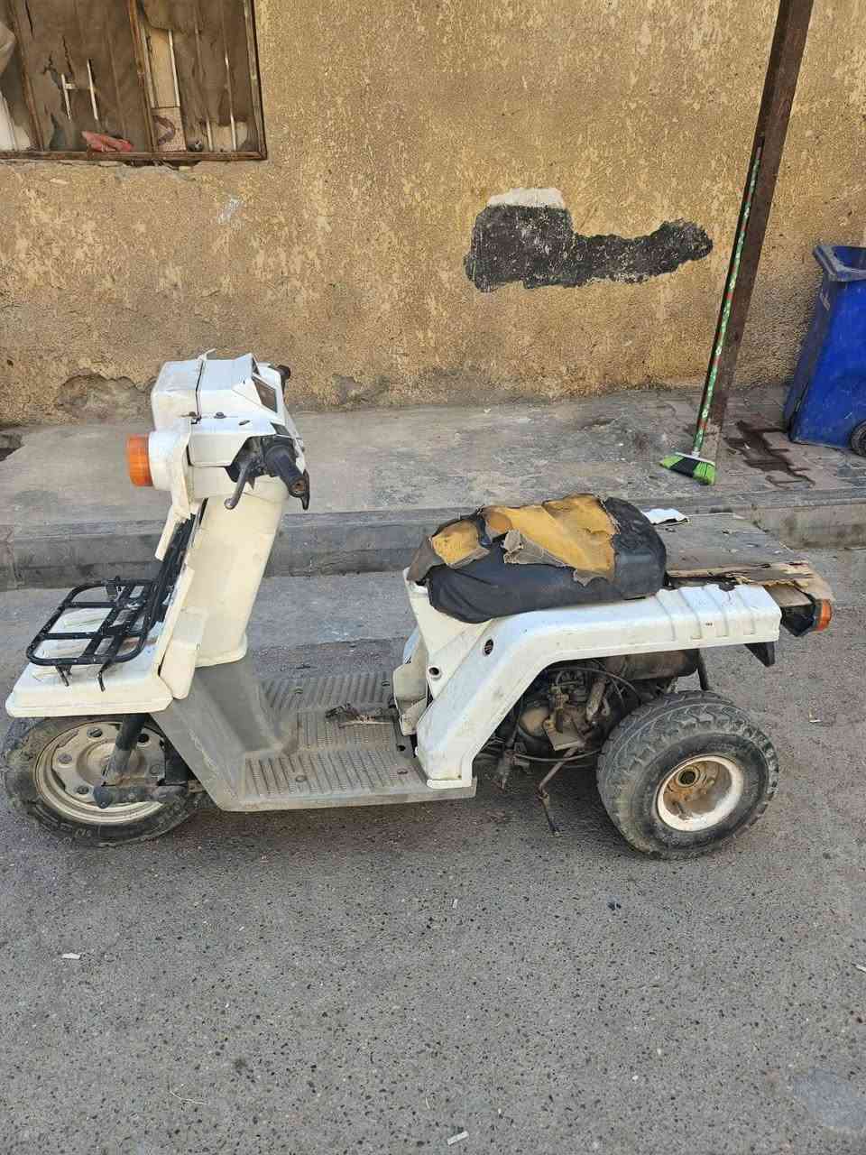 السلام عليكم دراجة 60 بيكم ثلاثة تايرات دراجة متروكة وطافية ابيع كوم حديد مكان الدراجة الوشاش السعر 100 ***********
