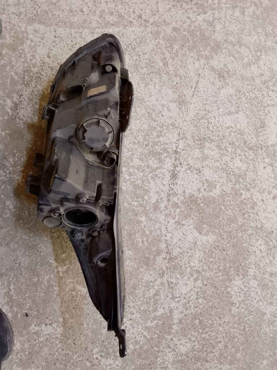 السلام عليكم ورحمه الله وبركاته اخواني عندي مازده فورتي صفحه اليمنه 2020امريكي عله وضع امريكه جديده بس الجامه عابرله تراب بس هيه جديده والفيش والعدسات كله موجوده السعر واتساب ***********
