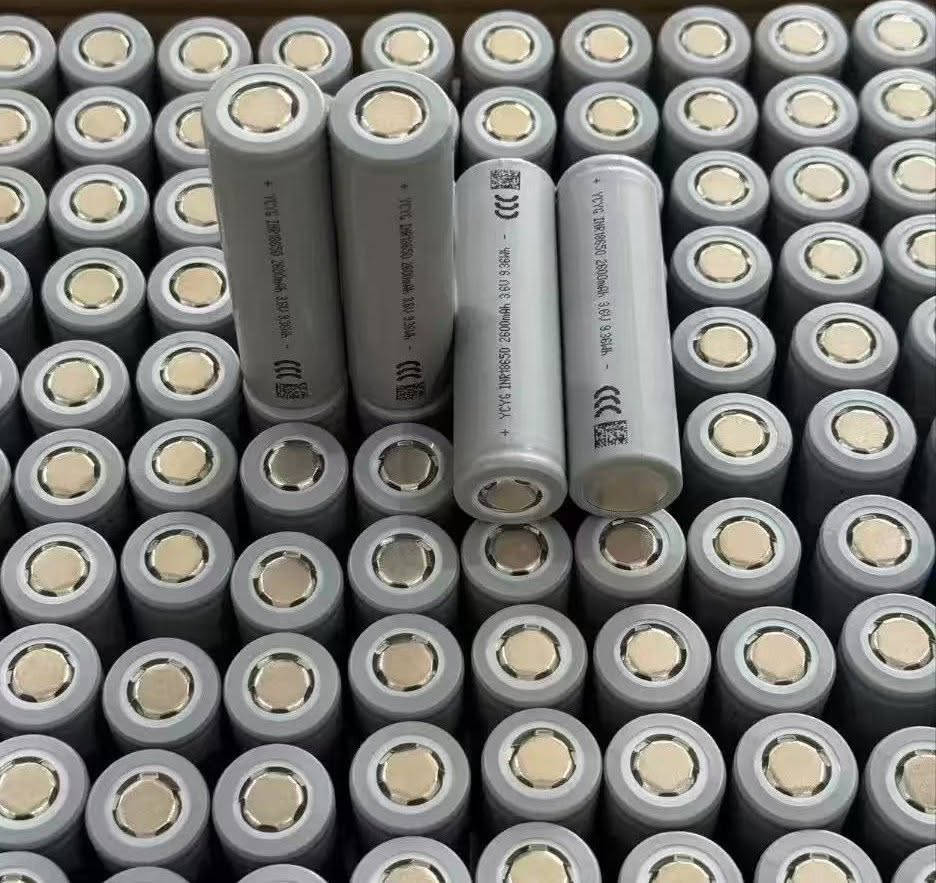 Li-ion Battery YCYG INR18650 2600mAh 3.6V 9.36Wh Lithium ion battery cell,Electronic appliances such as Camping fan,Bluetooth speakers,electronic radios and humidifiers.
Model: YCYG INR18650 2600mAh battery
Typical Capacity: 2600mAh
Nominal Voltage: 3.6V
Charging Method: CC-CV
Charge Cut-off Voltage:4.2±0.05V
Discharging Cut Off Voltage: 2.55V±0.05V
This YCYG Li-ion Cell 3.6V 2600mAh battery model is ideal for Model aircraft battery.Sweeping machine,electronic radio,Handheld Fan,Balance car,drift car,outdoor fan,Escooter,twist car,thinking car, vacuum cleaner,Small fan,Microphone,Solar system,laptop battery, Solar monitoring, Solar Lights,Electric lawnmower,LED Flashlight, Mobile energy storage, Electric drill battery,Electric tools as it has a great capacity 1800mAh and even good burst power.


**إذا كنت صاحب هذا الإعلان وتريد حذفه لأي سبب، رجاءا أرسل رسالة إلى الدعم الفني**