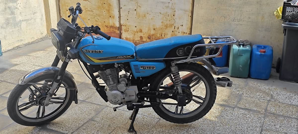 مكينة 150cc ممفتوحه
بصمه تشغيل عنبعد سلف 
وايرمنيه كامله بس يعوزو اشاير 
للمزيد من التفاصيل خاص 
مكاني موصل رشيدية


**إذا كنت صاحب هذا الإعلان وتريد حذفه لأي سبب، رجاءا أرسل رسالة إلى الدعم الفني**
