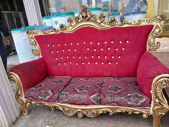 السلام عليكم 
تخم ١٠ مقاعد مكلي نظيف سعر ٢٠٠ نهايته مكان بعقوبه شارع تحرير بهرز مجاور قاعات بيانو مقابيل مستشفى الحياه استفسار ***********
