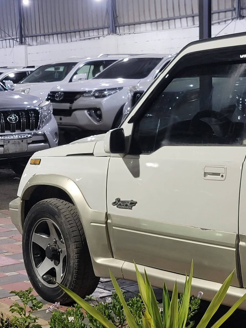 🚗✨ لعشاق المتانه والقوه والاقتصاد فيتارا أمريكي 98 سكان وكاله للبيع! ✨🚗

---

المواصفات :

· الموديل: سوزوكي فيتارا 1998 (أمريكي - رقم واحد) 🇺🇸⭐
  · دواخل فاخرة مثل طرازات القراند 2004 🪑🎨
  · تواير عريض فيابر 
  · طبلون منفوخ + ايرباجات للحماية 🛡️
  · طاوات كروم مروحة (لمسة كلاسيكية جذابة) 🌀✨
  · مجمرك مرتين جاهز
  ·  جير أوتوماتيك سلس + دبل (دفع رباعي) ⚙️💪
  · التمشية: 160,000 كم (حقيقي ومُوثق) 🛣️✅

---

السعر :💰15000 ريال سعودي

---

للتواصل اتصال او واتس:
 📲 774913336
0774 913 336  

---

الموقع: 📍 صنعاء - الدايري - شارع القاهرة - معرض الأمين

---

🛞💎 "ليست مجرد سيارة.. بل قطعة من التاريخ!"
✓ فحص كامل قبل الشراء ✓ تواصل للجادين فقط ✓

---

#فيتارا #سوزوكي_فيتارا  #سيارات_للبيع_اليمن #حراج_اليمن_للسيارات #بيع_سيارات_يمنية #معارض_اليمن #البكير_للسيارات #سيارة_مستعملة #سيارات_مستعملة #سيارات_للبيع #عروض_سيارات #عدن #صنعاء #تعز #حضرموت #الحديدة #إب #مأرب #المكلا #الضالع #شبوة #لحج #حجة #أبين #صعدة #الجوف #المحويت #ذمار @أبرز المعجبين #البكير_للسيارات


**إذا كنت صاحب هذا الإعلان وتريد حذفه لأي سبب، رجاءا أرسل رسالة إلى الدعم الفني**