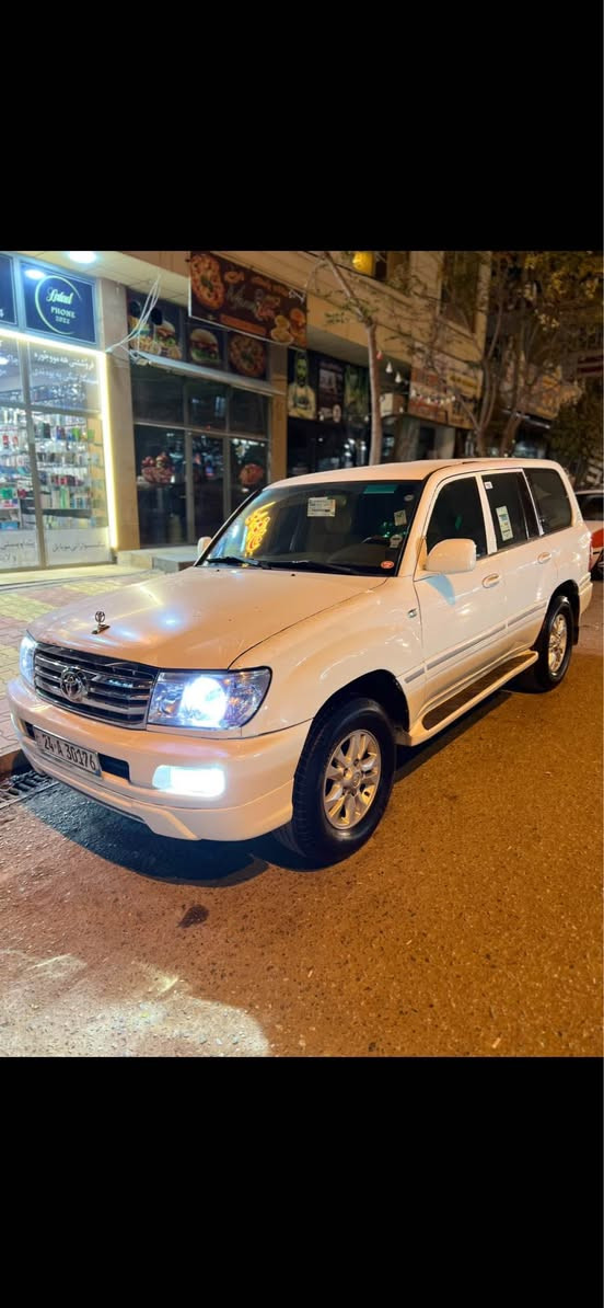 Toyota Land Crusier مۆنیکا ٢٠٠١ سێڕوبع پێشی کراوە بە فولل چوار جام کارەبا دەشبڵ نزم سەیارەکە بەناوی خۆمەوەیە سەنەوی تازەیە ٣٠٠٠٠هەزاری دهۆکە تەحویلو خرامەو هەموو شتێک بەشەرت ٢ پارچەو پەڵەیەکی بۆیاخە شوختو وردە چاڵی هەیە  پەڵەیەک ساردی هەیە شوێن  سلێمانی *********** سعر ١٣٠ گەڵا مەعامەلە السليمانية, العراق
