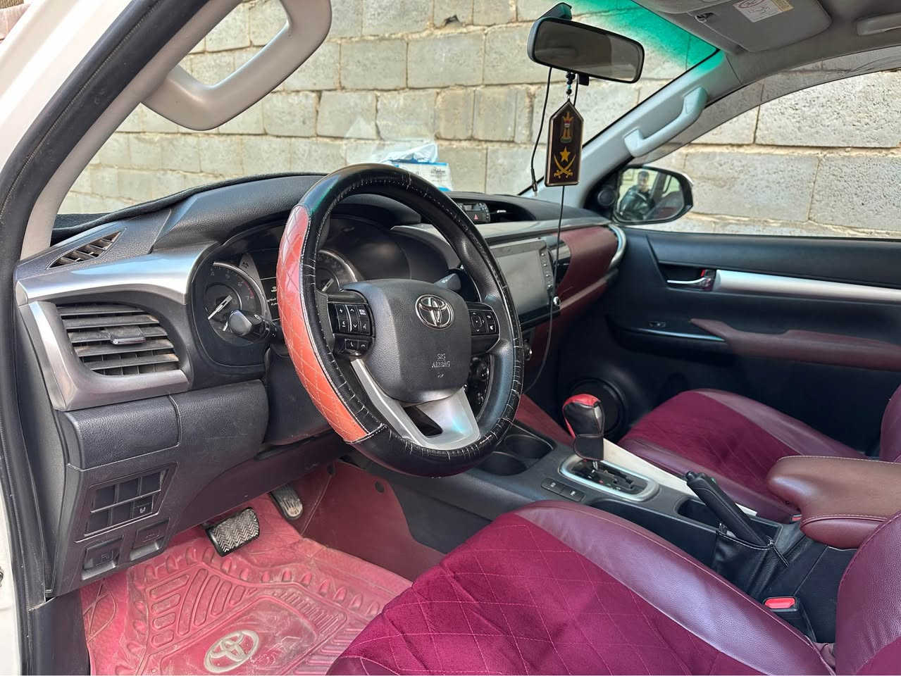 السلام عليكم 
اخوان عارض بيكم  هايلوكس لون ابيض للبيع شركه ساز موديل 2022 فور ويل 4 سلندر فول مواصفات رقم سليمانيه الإنكليزي سياره جديده ماشيه 130 حقيقي  
سعر 335 وبيه مجال بسيط 
مكفوله من صبغ وضربه وشخط  مكان سياره كربلاء المقدسه الاستفسار على الرقم *********** كربلاء, العراق
