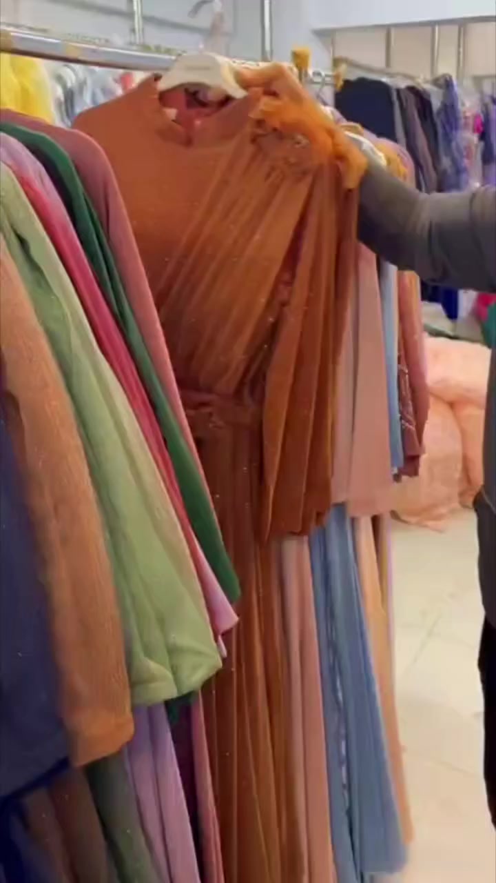 شروة فساتين سهره العدد 200 السعر حرق ناار 🔥🔥
للطلب والتواصل 👇
00905313128662


**إذا كنت صاحب هذا الإعلان وتريد حذفه لأي سبب، رجاءا أرسل رسالة إلى الدعم الفني**