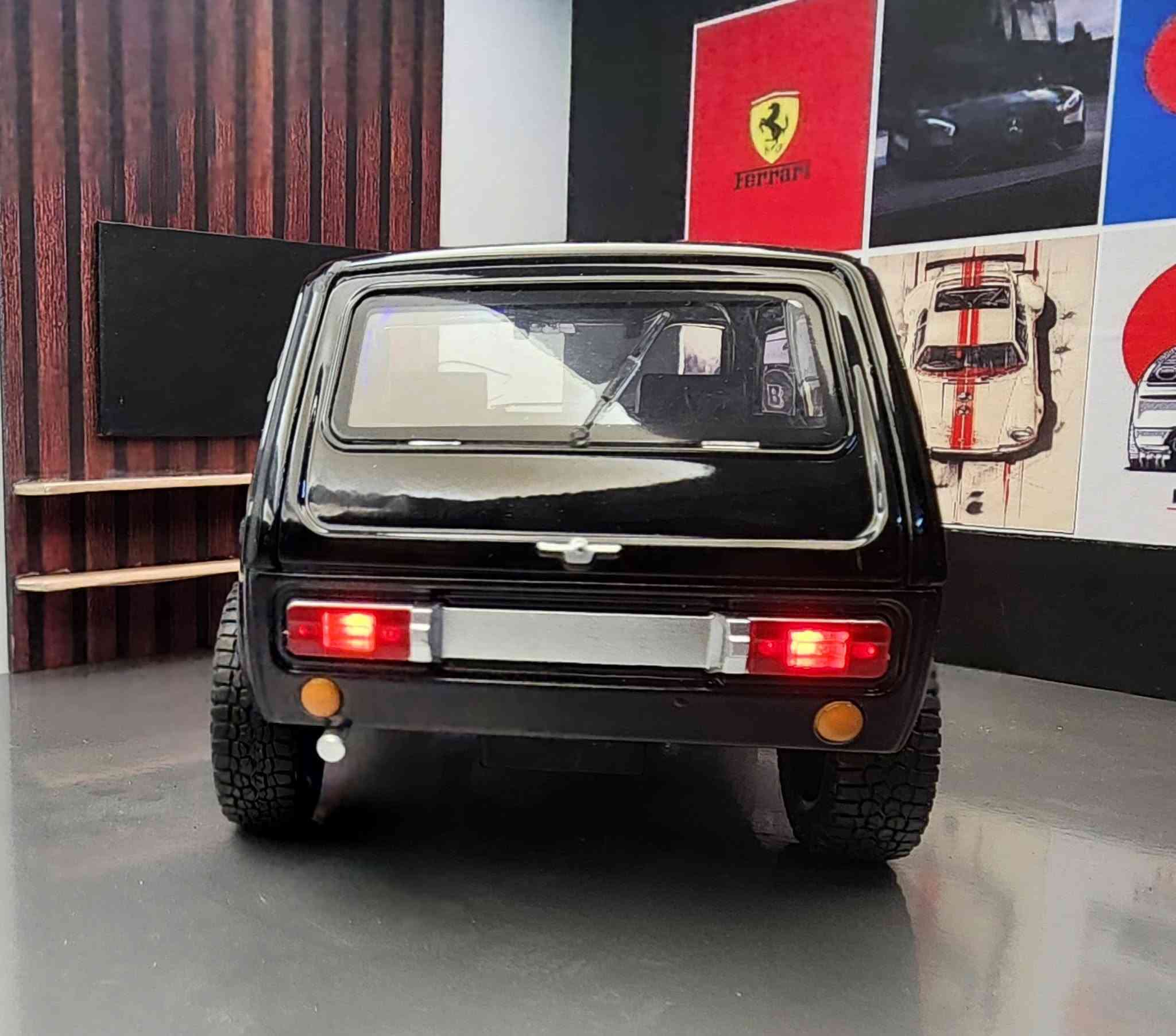 للبيع ماكيت معدن
الموديل: Lada Niva
الحالة: جديد بالعلبة
المقاس : 1 / 18
الطول: 20 سم
المميزات: 
✍️مساعدين أمامي
✍️فتح بابين وشنطة وكبوت
✍️سحب للخلف تسير للأمام
✍️إضاءة أمامية وخلفية وتابلوه
✍️صوت موتور وكلاكس وإنذار
✍️كلاكس في الدريكسيون
شاهد روعة التفاصيل بالصور على الطبيعة
👈يوجد شحن لأي مكان في مصر
👈لينك صفحتنا على الفيسبوك تابعونا ليصلكم كل جديد
https://www.facebook.com/share/17GvVv78qg/


**إذا كنت صاحب هذا الإعلان وتريد حذفه لأي سبب، رجاءا أرسل رسالة إلى الدعم الفني**