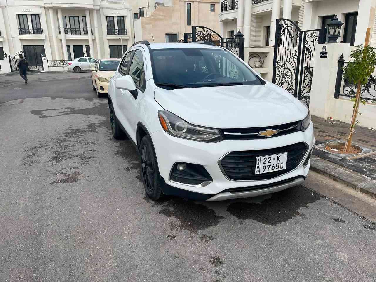موديل ٢٠٢٢ مواصفات Lt1 مكينة ١٤ توربو عينطوني بيها دفتر ما عدبيع علما انو مشتريها ١٣٨ ورقة مع الرقم سيارة بيها فقط بوند صبغ وشوية تعديل بالجاملغ مثل ما مبين بالصورة ماشية ٤٥ اش تنصحوني علمود السعر مكان السيارة اربيل للبيع الي يريدها اتصل على هاذا الرقم ***********
