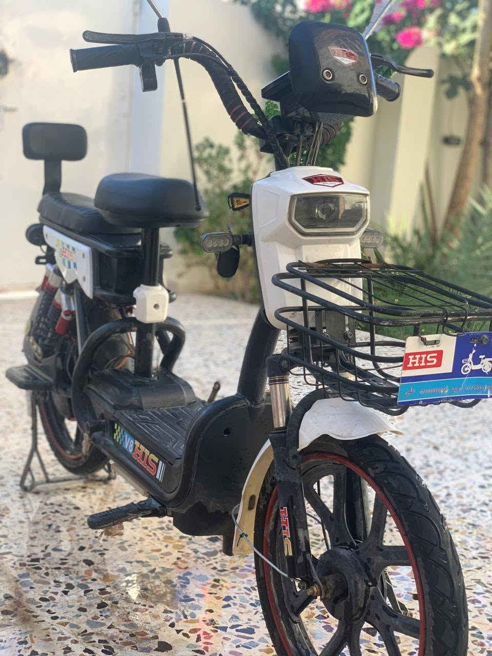 السلام عليكم
دراجه شحن  نوع His v8 آخر جيل جيل الثامن للبيع موديل 2024  🔴 حجم 20
-المواصفات-
1- حجم 20
2- 5 بطاريات كبار 
3-اشاير يمنى ويسرى
4- ستاند موبايل قوي 
5- نظام حماية (فتح وقفل) عن طريق البصمه
6- لايت LED 
7-دبل اشاير 
8- نضام 4 سرع  
9-سرعة 99 حقيقي 70
10- طلاعات جانبية
11-شاشه ايباد تعرض العطل
13-اشاير الوان جانبيه 
14- تايرات جوبلس اصليه 
6-15 دبلات 4خلفي و2 امامي 
16-بريكات هيدروليك 
17-دراجه تمشي 40km بشحنه الوحده 
18- 4 ساعات تفوق شحن 
19- شاحنتهة الاصليه وكاله His
20-ربط بلوتوث صوت عالي
21-نظام تشغيل سويج
دراجه وضع الشركه ونظيفه وممبدل بيها شي
.
السعر 350 الف (🔒)
هاتف: ***********
