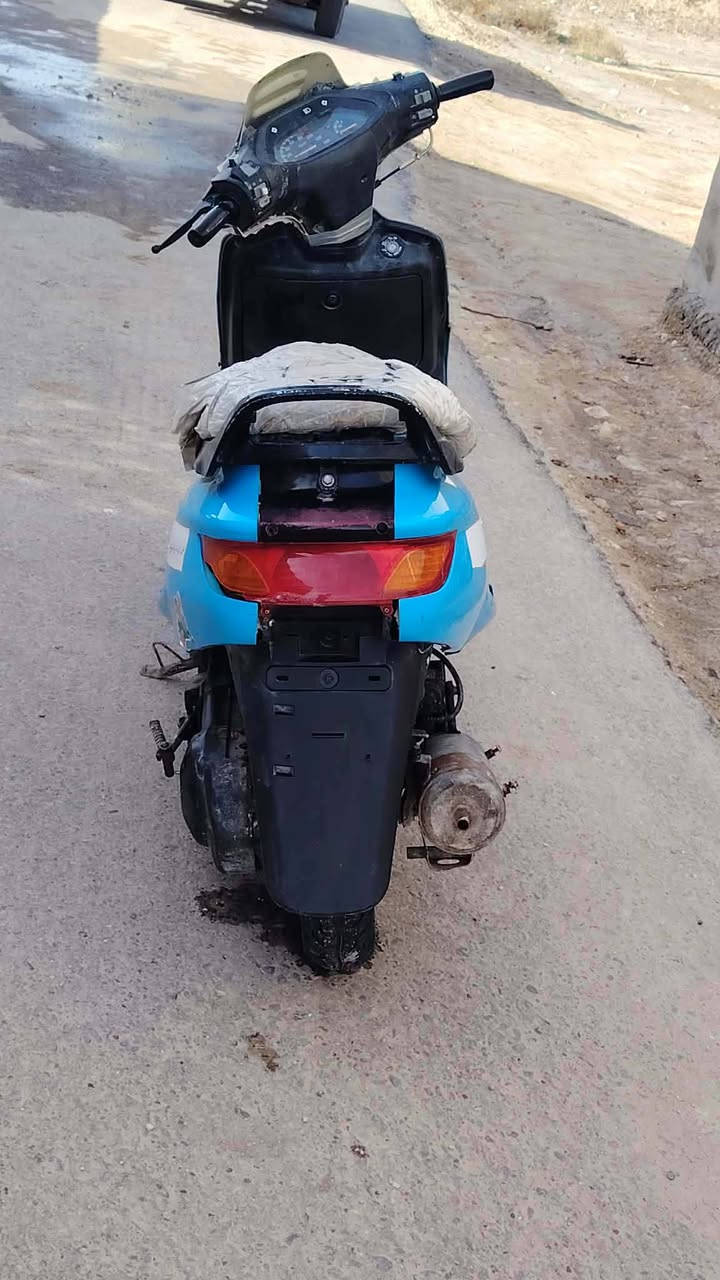 سلام عليكم اخوان دراجة فراشة للبيع مكينة مامفتوحة  سعر300 مكان السماوة الشراي يخبرني عله رقم ‏‪***********
