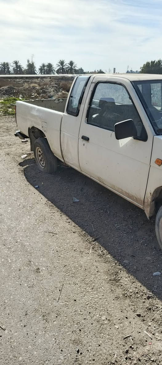 السلام عليكم بيكم نيسان قماره وربع موديل 93 
بغداد حمل السعر 33 وبيه مجال ***********
