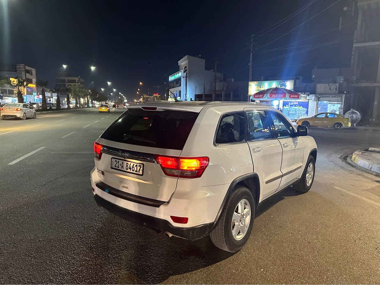 السلام عليكم جيب لاريدو للبيع 
موديل 2011 كلين تايتل حتى دعاميات 
محرك وكير تبريد تذفئه شرط رقم سنوية جديد
داخل رصاصي كشن كهربائي تحكمات استيرن شاشة وكاميرا 
ماشية 92 الف ميل حقيقي كوبون بنزين بيها سيارة لاصبغ ولاتعديل مابيها شخط واحد بي فقط مكان كركوك سعر 175 
وبيها محال للطيبين رقم الهاتف *********** كركوك, العراق
