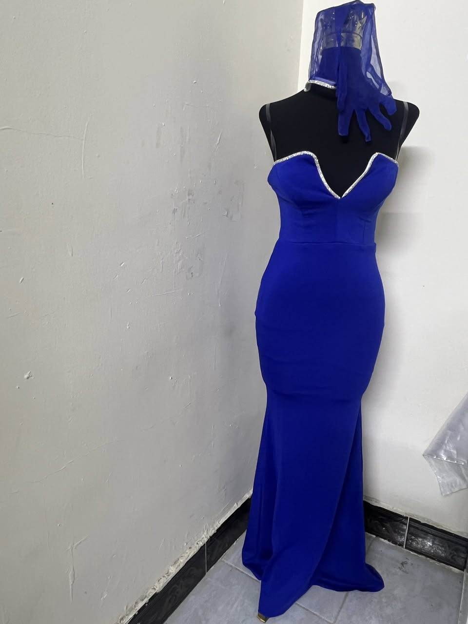 بنات عندي هذا فستان لبسته بس مرتين 
سعره قفل ب30 ويا كفوف هم قياسة 38 
بس الي ترديه تدخل خاص مكاني بغداد وزيريه ماعندي توصيل


**إذا كنت صاحب هذا الإعلان وتريد حذفه لأي سبب، رجاءا أرسل رسالة إلى الدعم الفني**