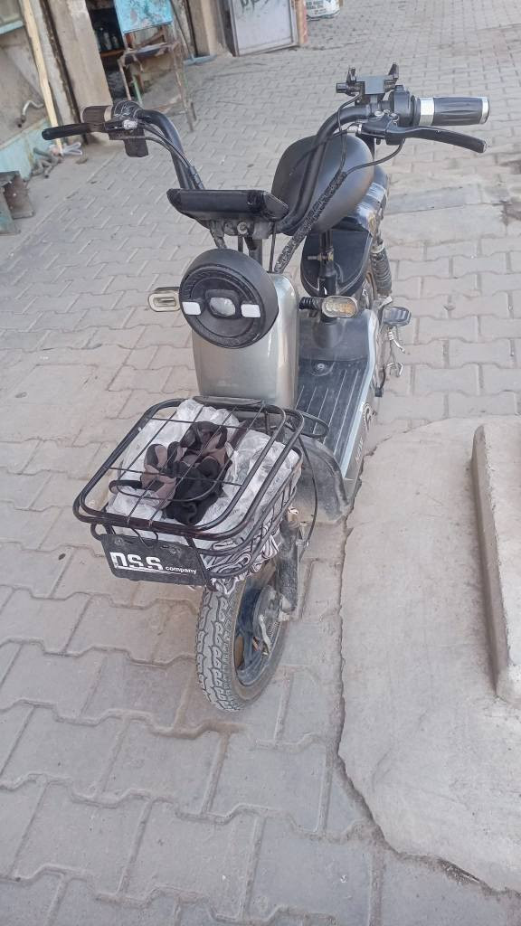 سلام عليكم دراجه شحن للبيع مابيها عيب 5 پاتري كامل شاشه الكترونيه كهربائيات كلها شغاله بشرط سعره 150 وبي مجال 
*********** كركوك, العراق
