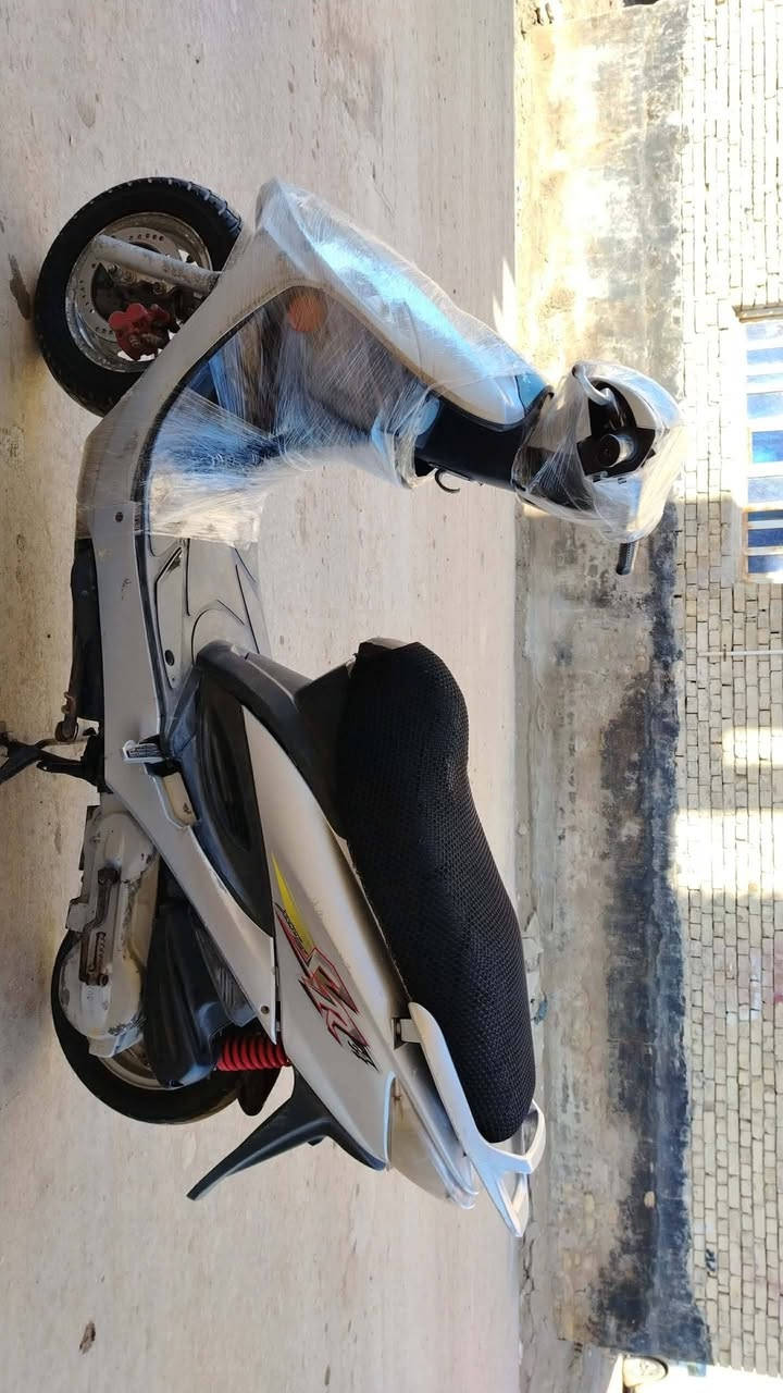 دراجه جي فور مجفته قبل شهرين وجاهزه من كلشي للبيع السعر 300 وبيها مجال مراسله الحساب او الاتصال على الرقم
***********
