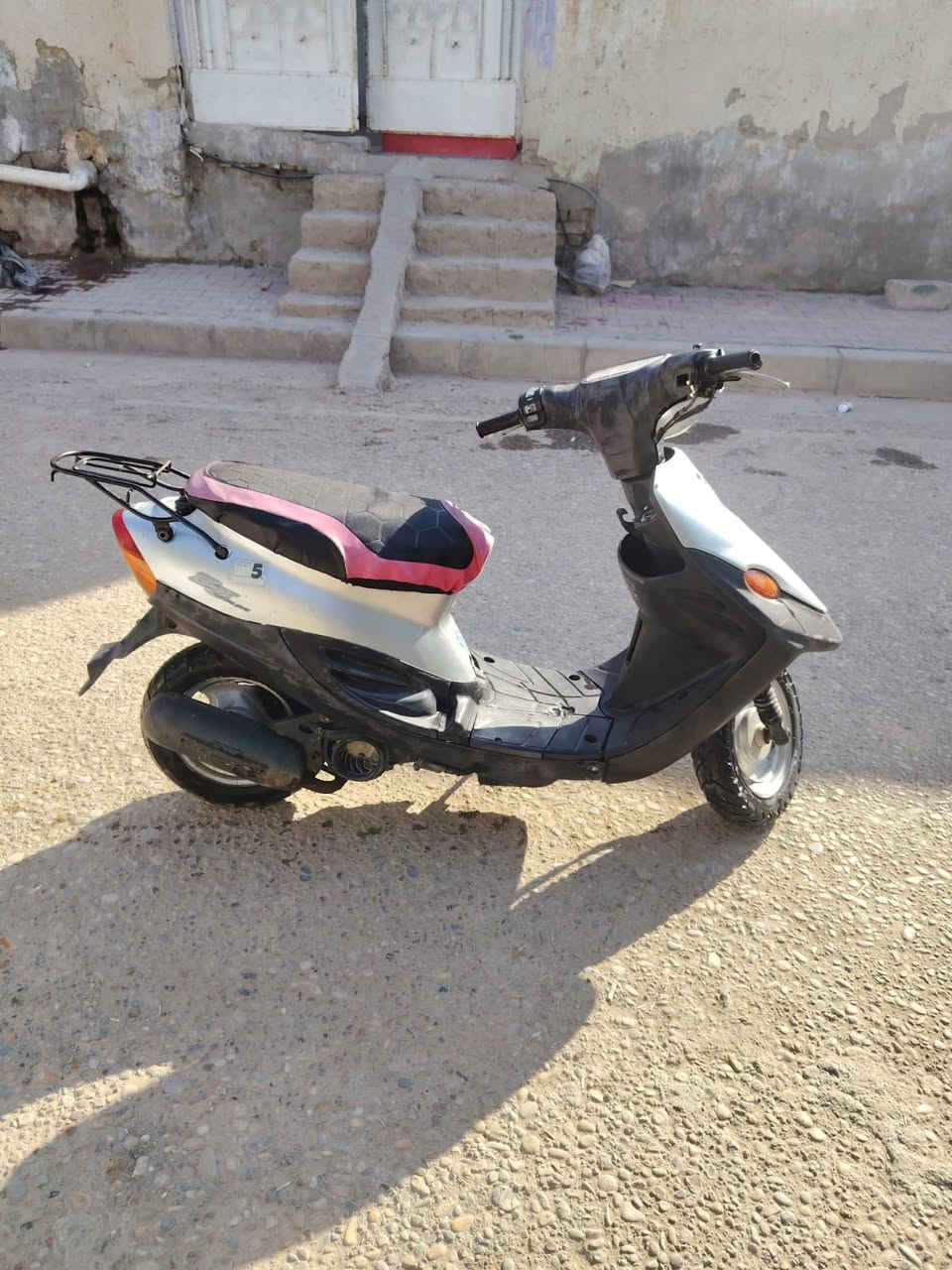 السلام عليكم دراجه ام تسعه للبيع مجفته مره وحده سعره 250 وبيه مجال مكان ميسان رقم ***********
