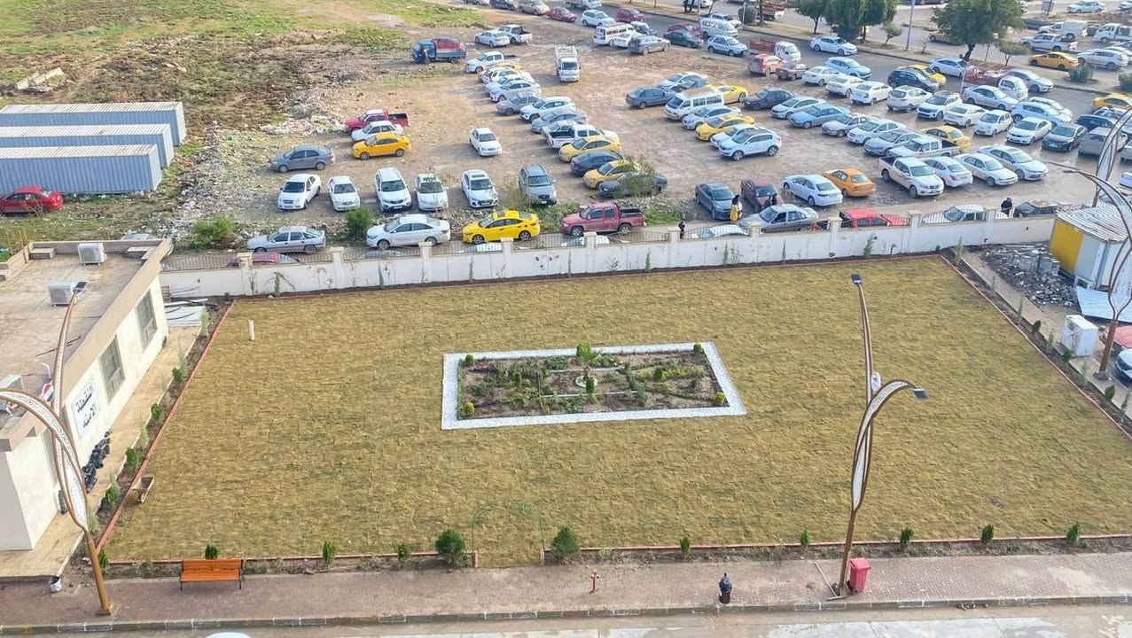 "على بركة الله..
نعلن لكم عن افتتاح صفحة (حدائق البركة - الخال وابن أخته علاوي) لتنسيق وتصميم الحدائق في موصلنا الحبيبة.
​ليش تختارونا؟
​لأن شغلنا نظيف وهندسي وبأحدث الديكورات الزراعية.
​متخصصين بـ زراعة الثيل الطبيعي، النخيل، والورود.
​نسوي أفضل الممرات الديكورية وأنظمة السقي الحديثة.
​والأهم.. إنا أصحاب الخبرة اللي اشتغلوا بـ (حديقة المستشفى الجمهوري التعليمي).
​شعارنا: حديقتك واجهة بيتك.. خليها تزهي ويانا وبأنسب الأسعار.
​للاستفسار والحجز، راسلونا على الخاص أو اتصلوا بينا
***********
‏‪‏‪***********‬‏
