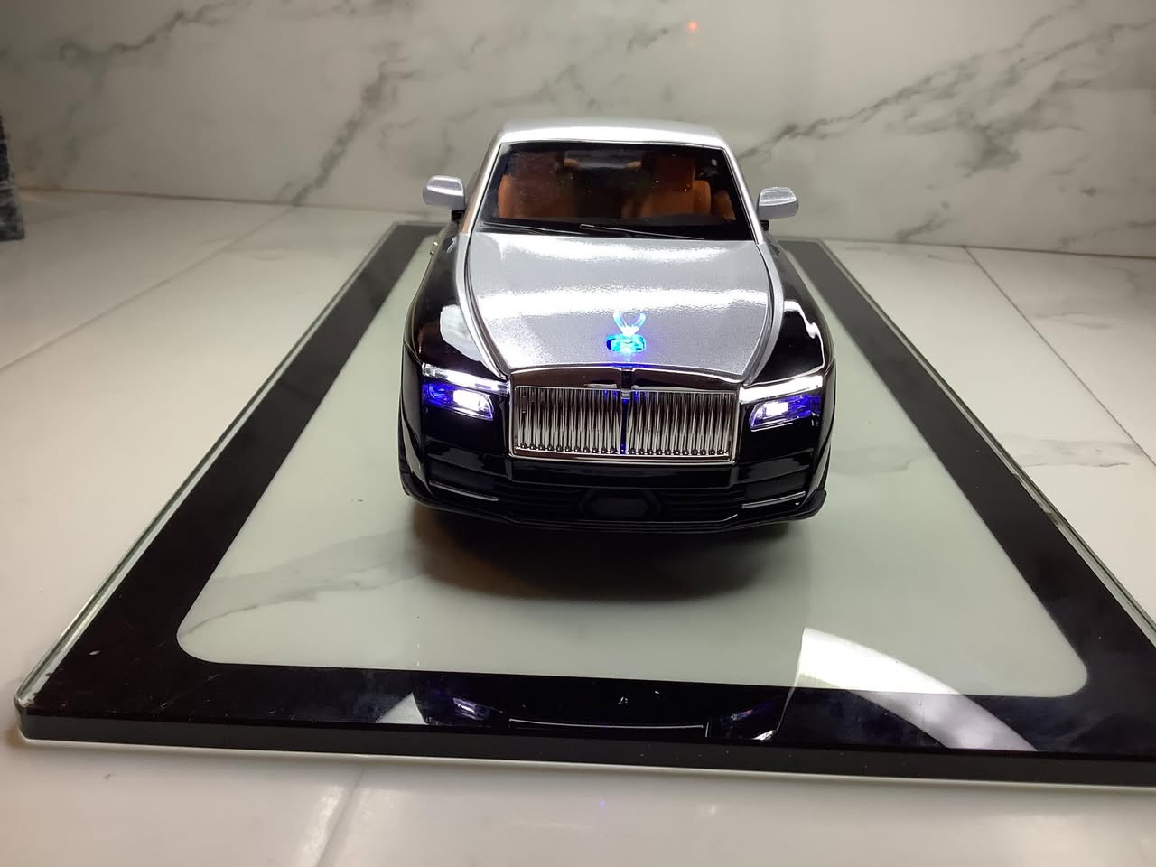 متوفر     

 مجسم.    رولز رويس سبيكتر 2024   حديد بالكامل 

حجم 1/24 يعني ١٧ سانتيم    تفاصيل القطعة   

تفتح ابواب + بنيد  + صندوك  + دبلات خلفيه واماميه +  اناره خلفيه واماميه   + سستم صوت كامل  ستيرن متحرك   مريات متحركة + اناره بالسقف +متوفر توصيل

 سعر 35 

اعتماد 5 اسيا


**إذا كنت صاحب هذا الإعلان وتريد حذفه لأي سبب، رجاءا أرسل رسالة إلى الدعم الفني**