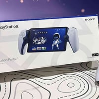 للبيع 🎮 | Sony Portal + اشتراك Premium سنوي 🔹 جهاز Sony Portal بحالة ن...