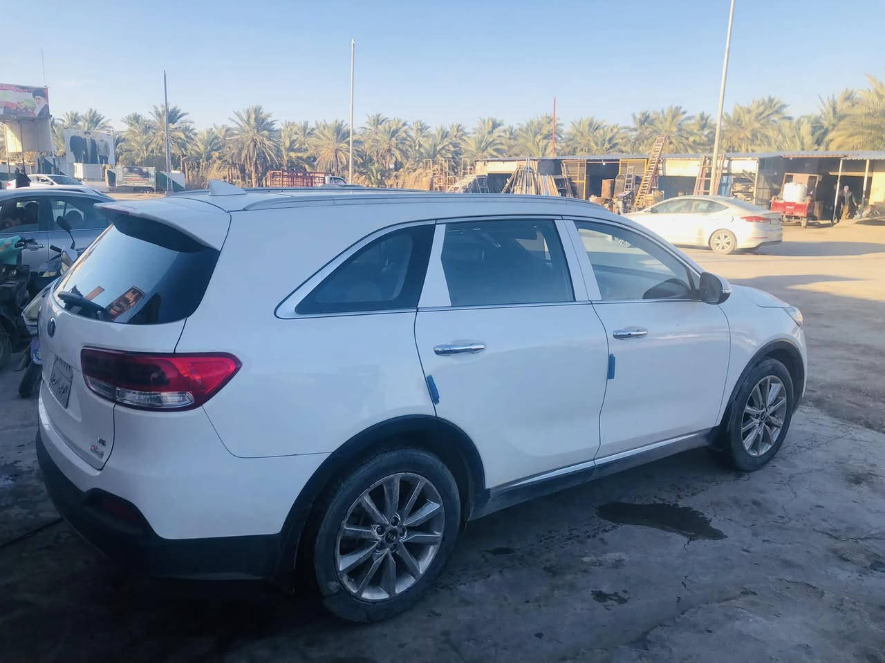 سلام عليكم ورحمة الله وبركاته 
اخوان كيا سورنتو ٢٠١٧ وارد خليجي 
كفاله عامه بدون صبغ بدون ايرباك بدون دواخل 
ويه كل هذا فول فول فول موصفات مانقصها شي 
سعر المطلوب ٢,٢٧ $ قابل للتفاوض 
رقم هاتف ***********
