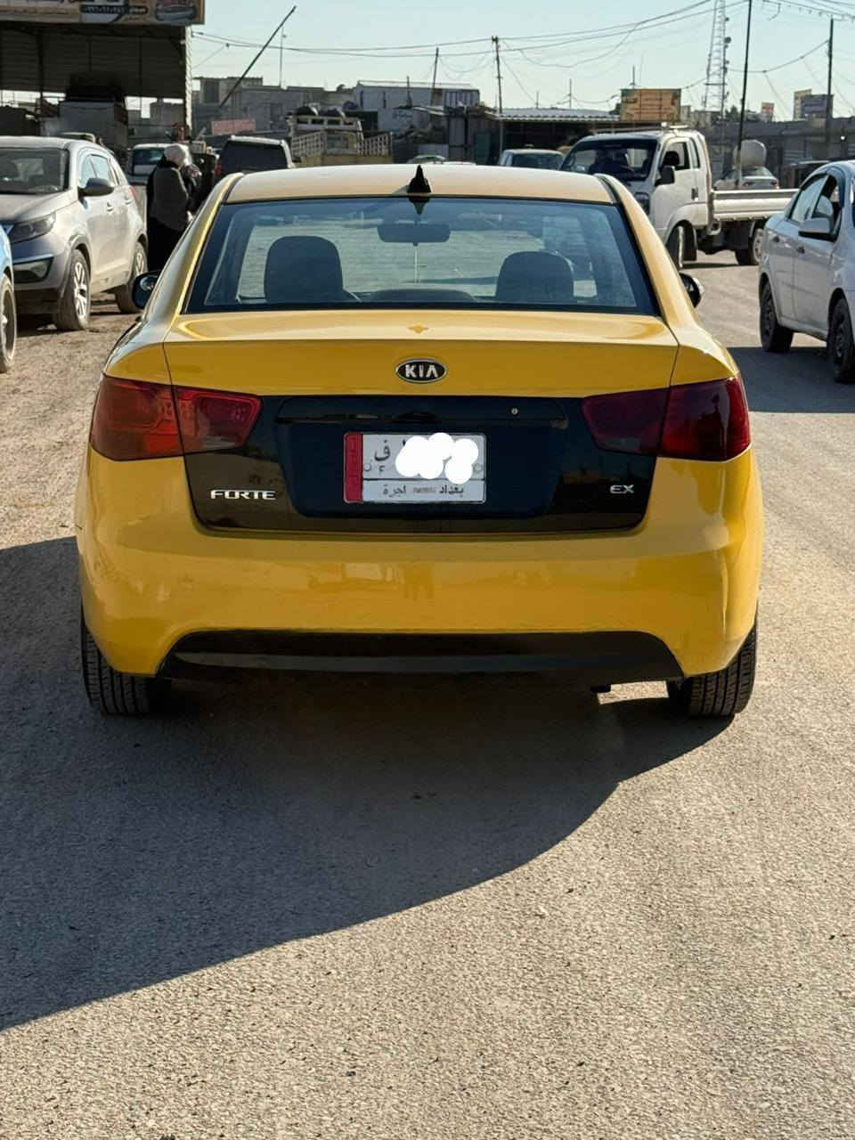 السلام عليكم كيا فورتي موديل ٢٠١٠ محرك ٢٠٠٠ دوش تدفئة وتبريد صدر امامي وخلفي ممتاز تخم تاير جديد داخل نظيف جدا ومغلف كهربائيات كلهه تشتغل سياره جاهزه للشارع مباشر وارد امريكي حادثها جاملغ وبنيد مكانها بغداد الدوره ابو دشير هاتف *********** سعرها ٨٢ مصفره هيئاه بغداد, العراق
