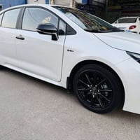 كورلا هايبرد 2025 فئة (S) بلاك ادشن  سيارة ماشية / 6500 كم  زيرو  اللو...