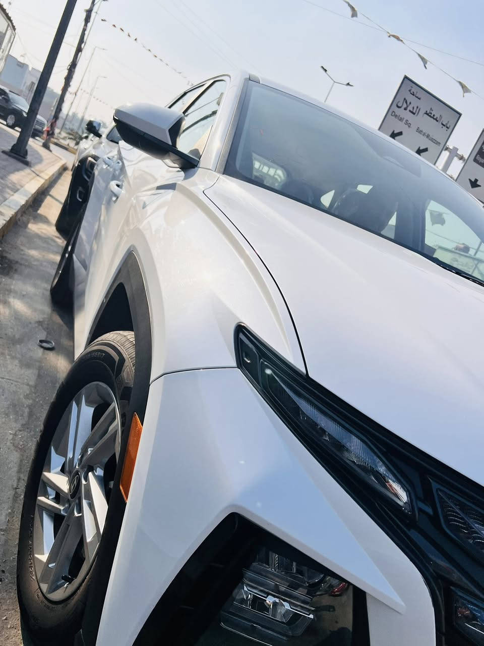 توسان موديل 2025 وارد أمريكي ماشية 12 الف اللون ابيض صدفي والداخل ابيض حادث السياره بدون تبديل او ضربة فقط تكردح في امريكا جهه السائق للاستفسار الاتصال بالرقم ***********
