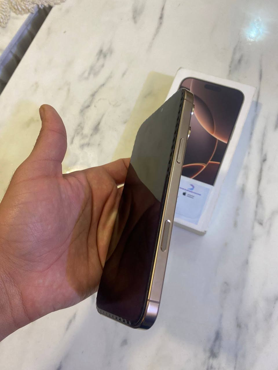 السلام عليكم ايفون 16 برو ماكس 256
نظافه 100 
ضمان ABM 
السعر 1350 
بطاريه 96
دورات الشحن 269 
السعر  1350 
المكان المنصور او حي الجامعه 
الرقم *********** واتس فقط
