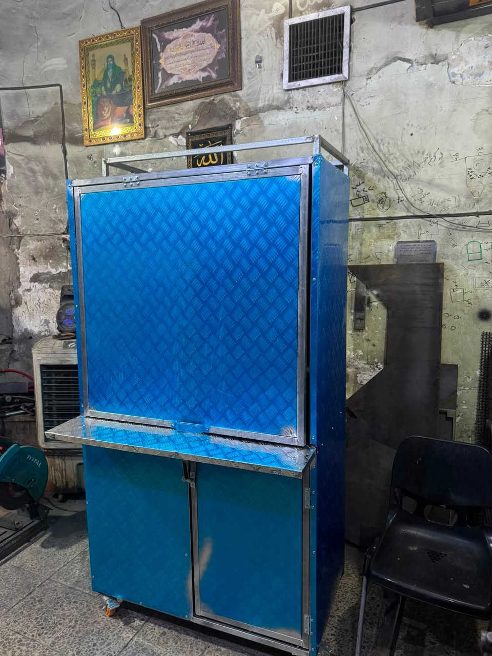 معمل يوسف لعمل جميع أنواع الأغراض العراقية 
للتواصل ***********
