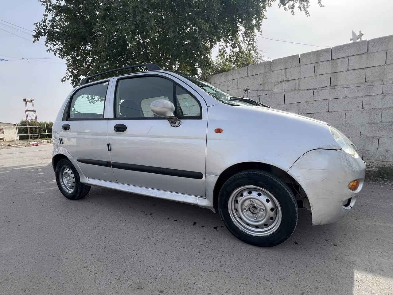 السلام عليكم ورحمة كيوكيو للبيع موديل 2013للبيع كير مكينه تبريد ثلج صدر امامي خلفي جديد السياره مال جناي ممتعوبه وحلوه سنويه جديده رقم انكليزي تحويل ثاني يوم عنوانه بغداد التاجيات السعر ٢٧وبيه مجال كلش قليل رقم هاتف***********
