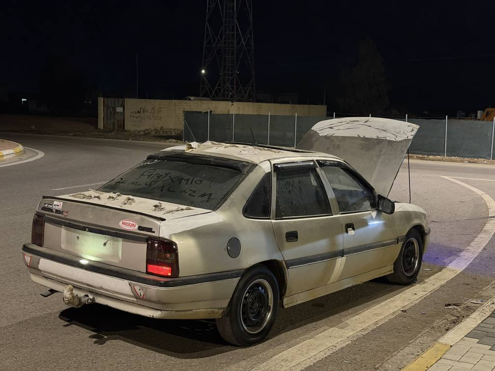 سەرەتا بەناوی خوا ئۆپڵ ڤیکترا مەکینە 20 ی 1990 ماشااللە زۆر زۆر بەقوەتە سەیارەکە کامل مەسرەف کراوە شاشەیە سلایتە ناو گێچی هەموی ئیش ئەکات بێ مەسرەفە سەیارەکە دوکەڵو بوخاری نییە موس و بڕاوە نیە بێ دەعمو لێدراوە شانو سەقفی جوانە سەیارەکە کوشنەکانی کامل بەرگی تێ کیراوە داشبولی نەتەقیوە زۆر ڕێکو پێکو جایزە ماڵی دۆستە سعریشی 20 مجال بۆ سعر تاقی کردنەوەش نامە مەنێرە لەگەڵ ڕێزما❤️***********==*********** السليمانية, العراق
