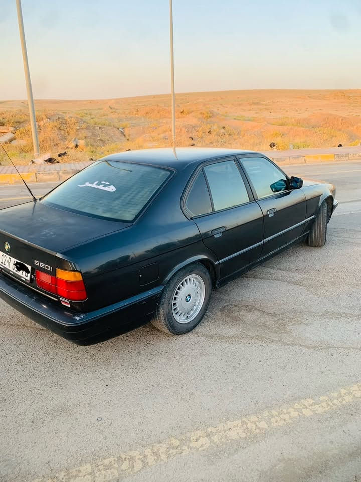 🚗 للبيع | BMW موديل 1992

سيارة نظيفة جداً وبحالة ممتازة، البيع نقد أو ترتيب.

المواصفات:

* ✅ موديل 1992
* ✅ سنوية والهزة سارية
* ✅ رقم مميز
* ✅ تدفئة وتبريد
* ✅ مكينة وكير بحالة شركة
* ✅ كزوز رياضي
* ✅ تشغيل عن بُعد (ريموت)
* ✅ قفل مركزي
* ✅ لايتات زينون
* ✅ السيارة خالية من الأضرار

📍 مكان السيارة: الموصل - الجانب الأيسر

📞 للاستفسار: ***********
