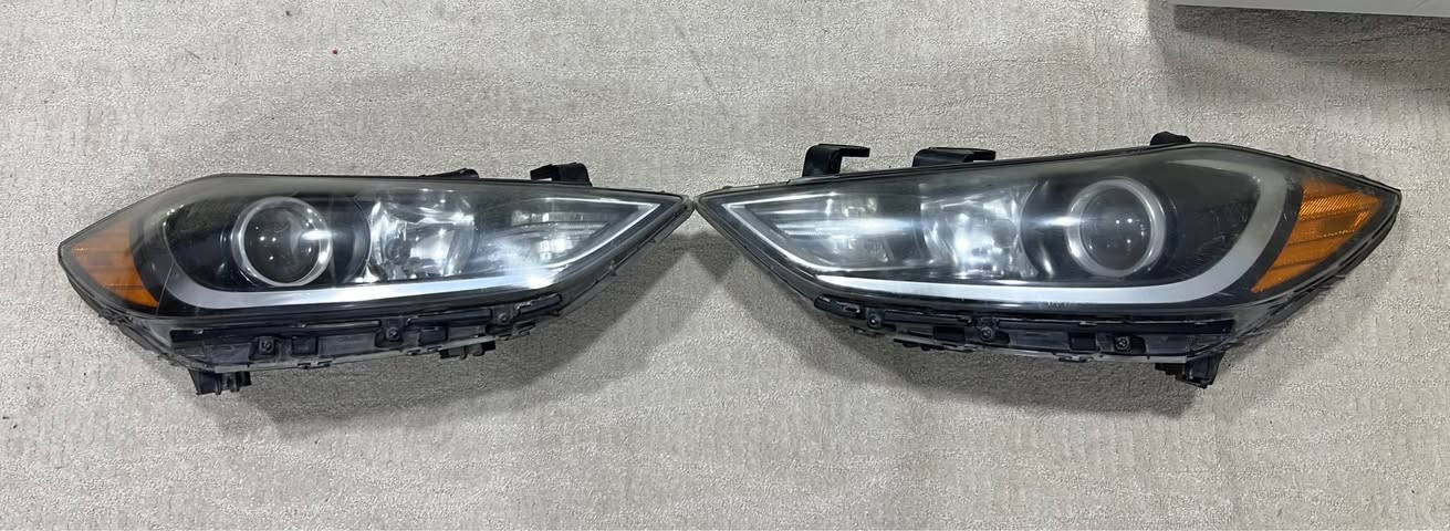 سلام عليكم لايتات النترا اصليات مال تفصيخ امريكي من مديل 2017 ل 2018 اصليات بلاد مال سياره مو تجاري للبيع اتصل او وتساب وبخدمتك *********** مكاني بصره البصرة, العراق
