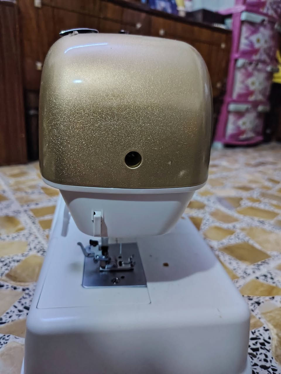 السلام عليكم 
مكينة خياطه سلفر كرست نضافه 95%
السعر 120الف 
الانبار الخالديه 
للاستفسار خاص او ***********
توصيل متوفر جميع محافظات العراق
