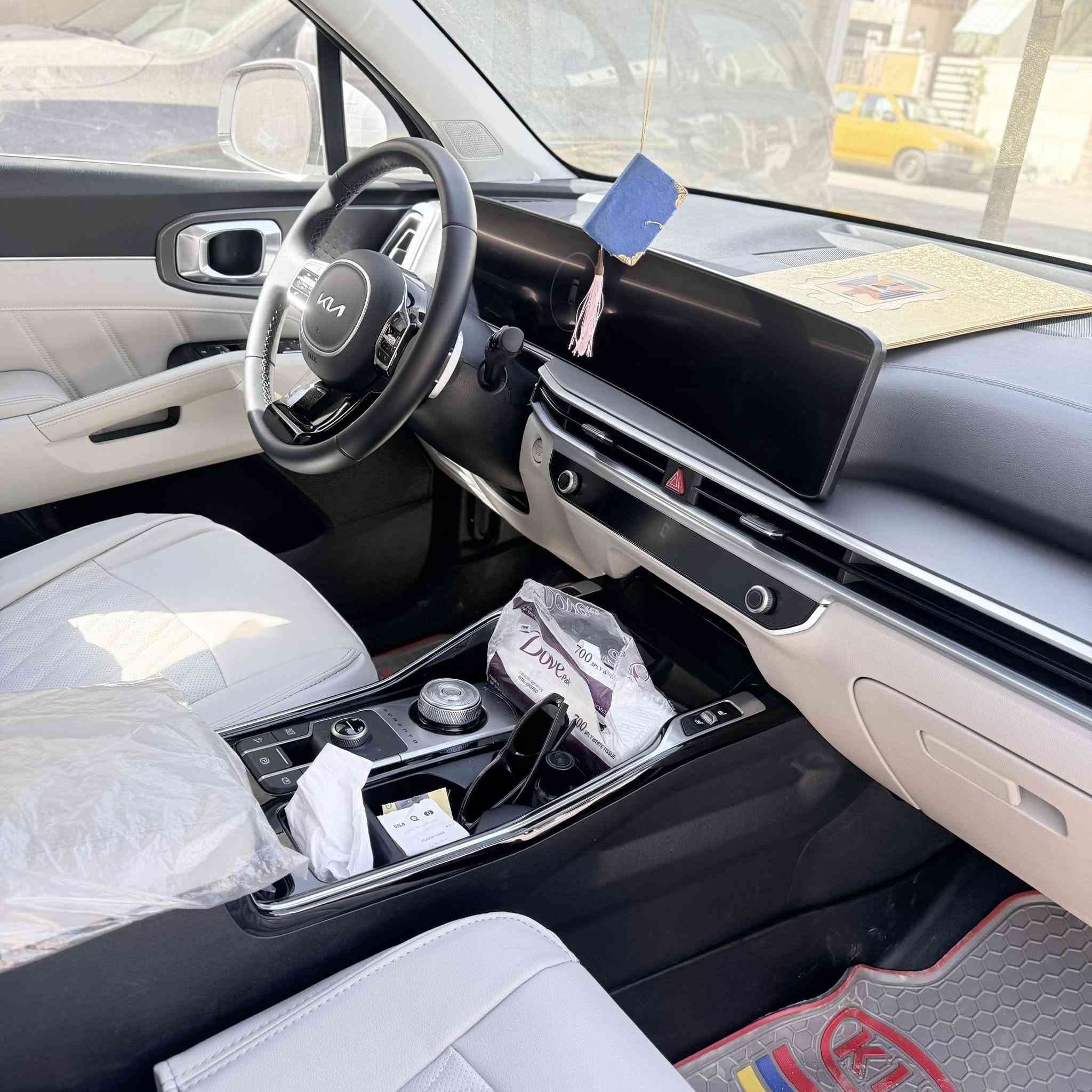 سلام عليكم سورنتو للبيع موديل 2024
خليجي مكفوله من الدعاميه لدعاميه كامل موصفات 
4X
بنروما 
رقمها بغداد باسمي
بعدها بضمان 
سياره زيرو ماشه ١٨ 
مال بيت 
اي ستفسار خاص ***********
