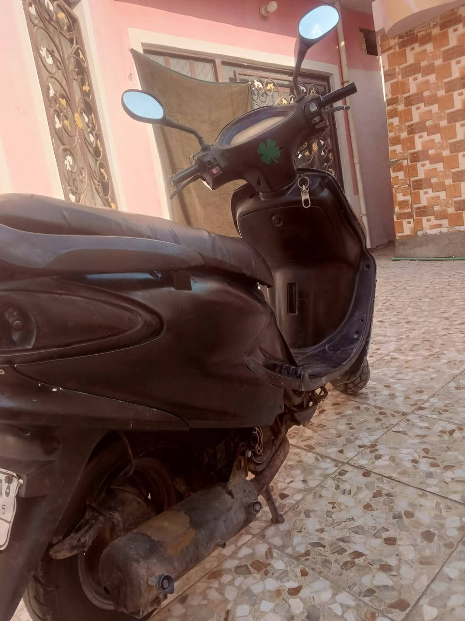 السلام عليكم دراجه دولفين للبيع شغاله سلف هندر عوزها بك لايت وبيها خيط بخار خفيف حيل سعر 150 وبيها مجال مكان بابل القاسم ***********
