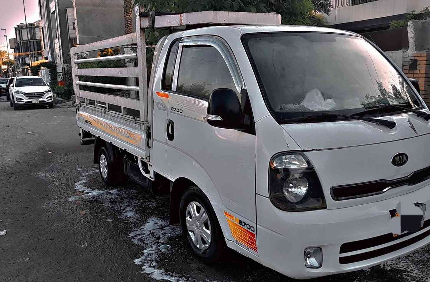 سلام عليكم كيا بنكو حمل موديل 2019 سياره نظيفه تايرات جدد صدر جديد تبريد ثلج باتري جديده السنويه منتهيه رقم بغداد الماني  بيها ملاحظات طخه صغيره بلباب الايمن وبيها طخه بالبنيد السياره متصرف عليها ربع كبل على الشغل ملاحظه البيع بدون محجر  العنوان بغداد شارع فلسطين السعر $123 وبيها مجال الرقم ***********
