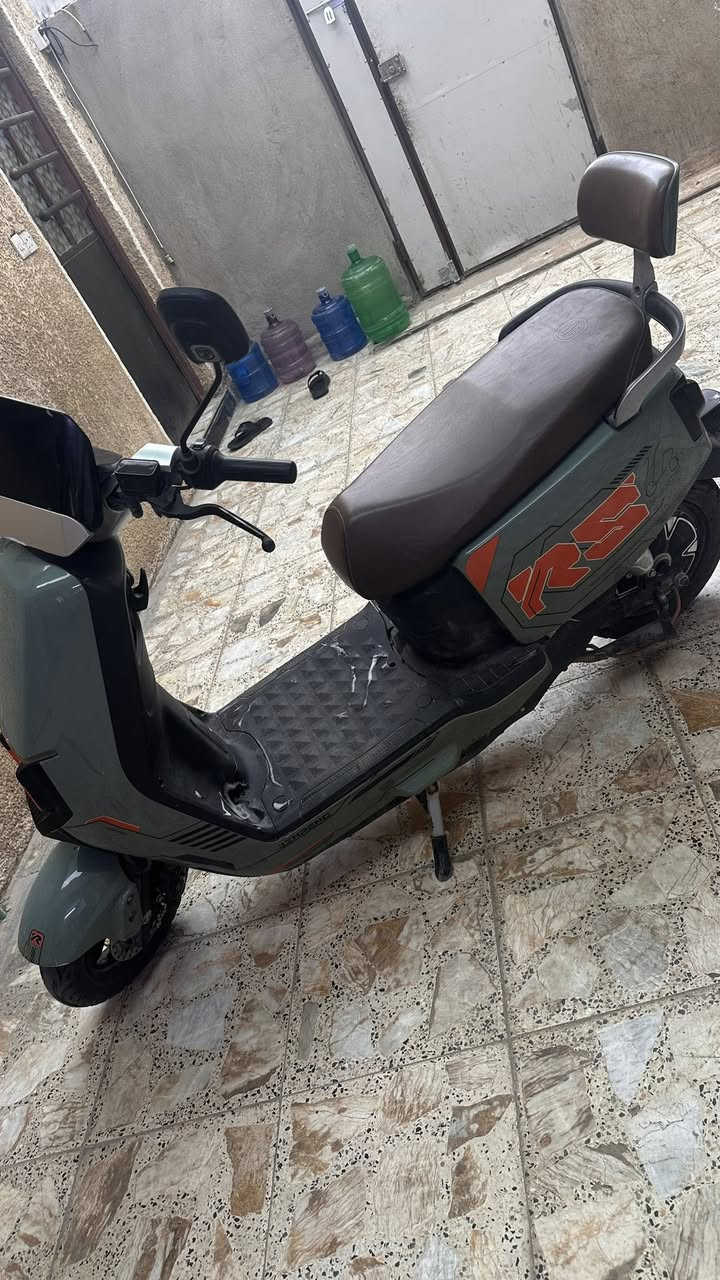 سلام عليكم دراجه شحن (Rs)٦بطاريات نظيفه للبيع سعر 500 للتواصل ***********
