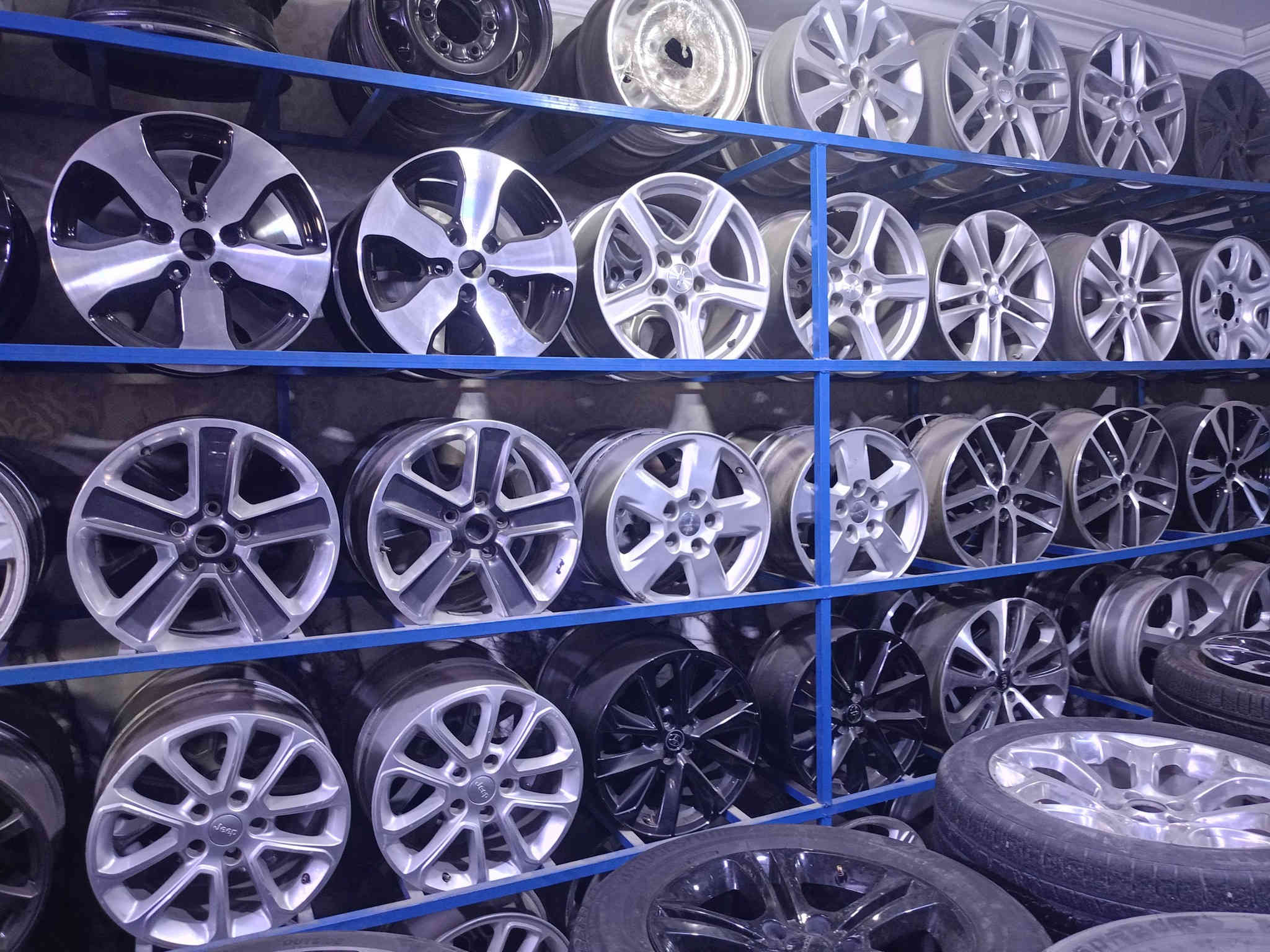 السلام عليكم يتوفر ويل كب ويل حديد مراوس وبيع العنوان بغداد حي العامل شارع 7نيسان قرب حسينيه الائمه المحل خدمات جنه 2 غير مجواجد على فيس الرقم الهاتف  ***********
